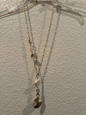Chicos Accent Necklace with cream stone and shell